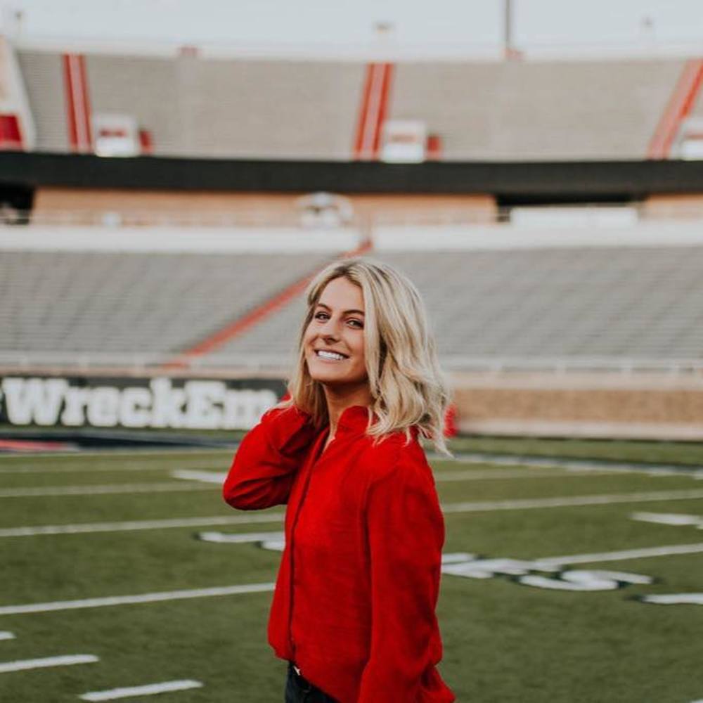 Meet your Posher, Elizabeth